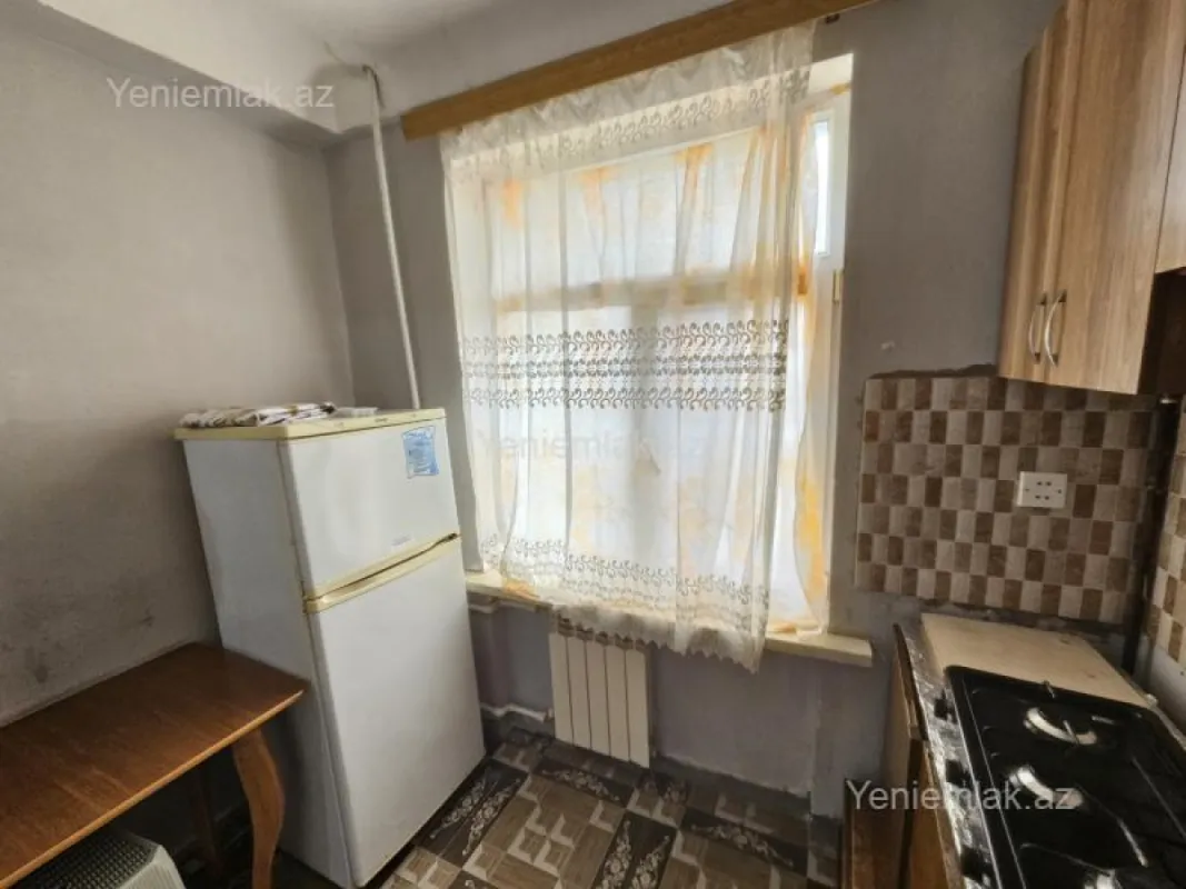 Satılır 1 otaqlı köhnə tikili 37 m²
