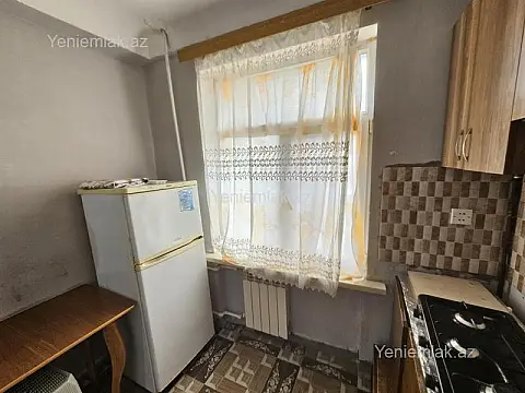 Satılır 1 otaqlı köhnə tikili 37 m²