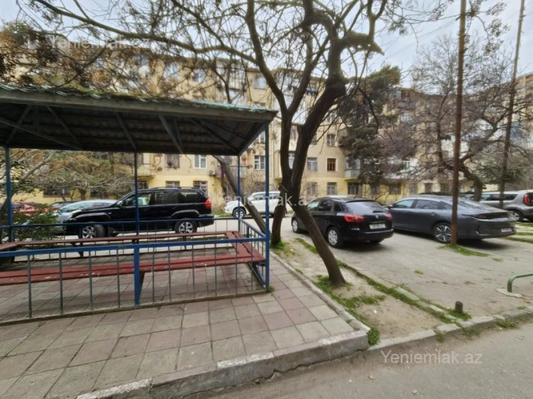 Satılır 1 otaqlı köhnə tikili 37 m²