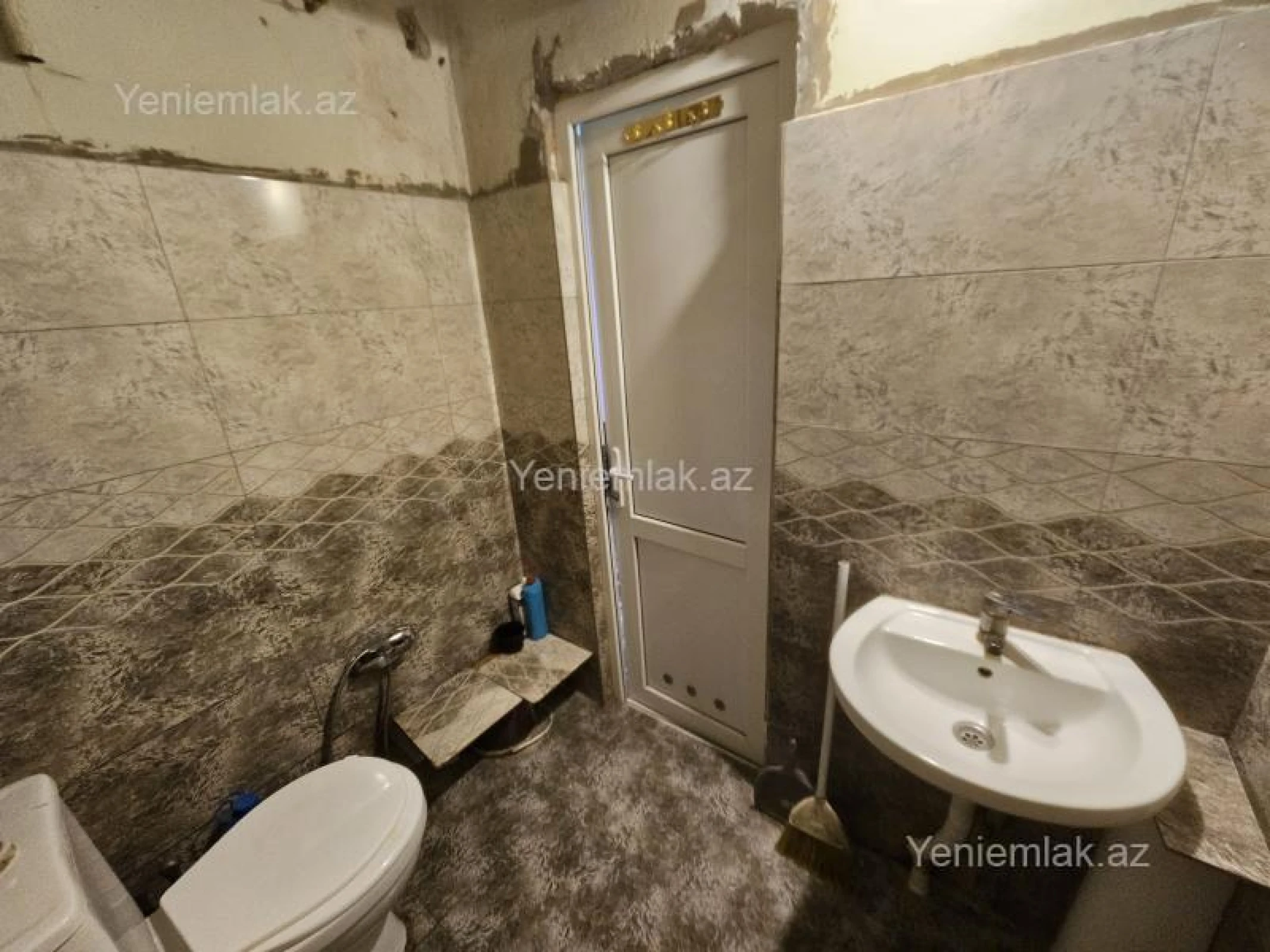 Satılır 1 otaqlı köhnə tikili 37 m²