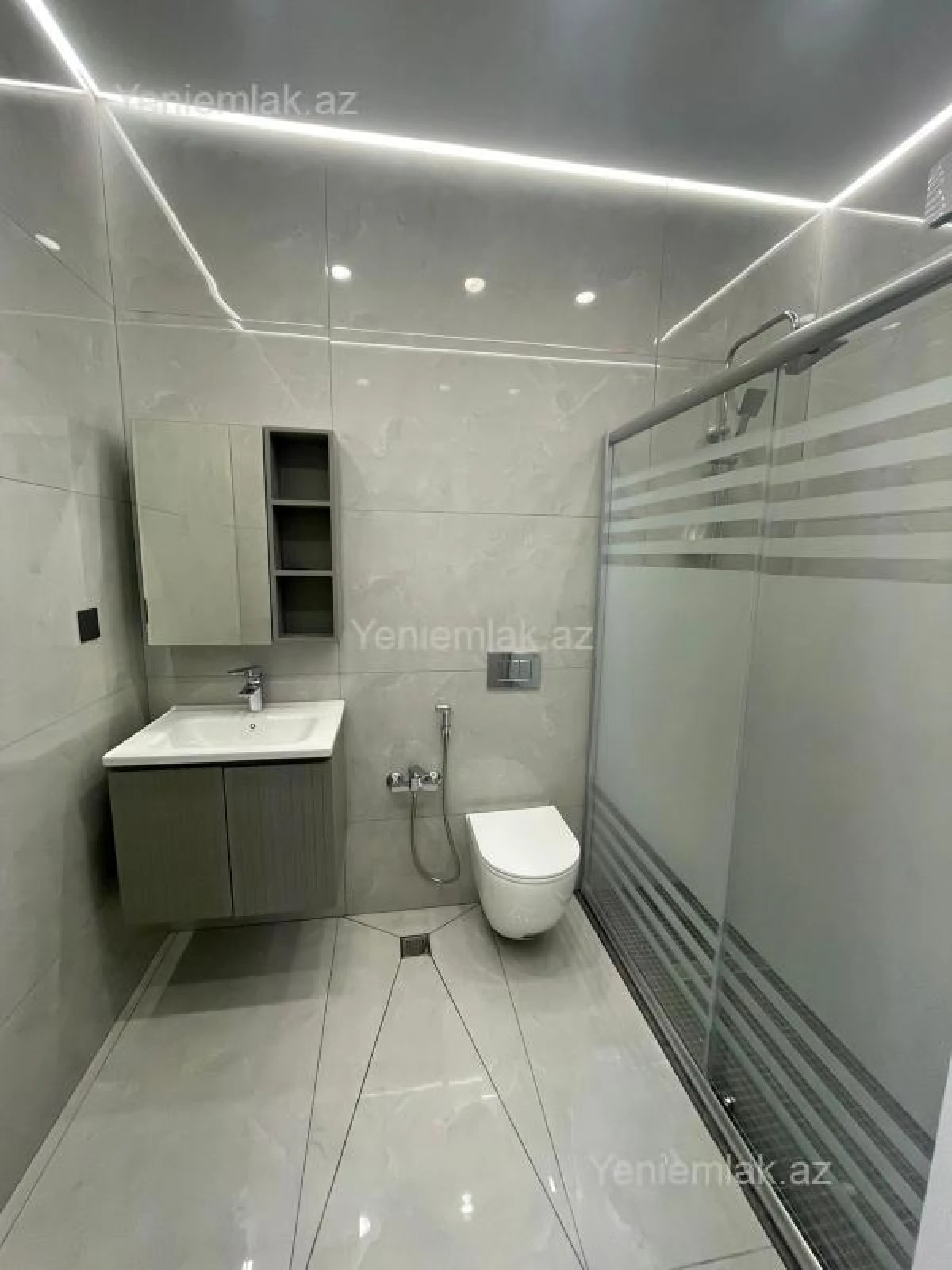 Satılır 2 otaqlı yeni tikili 52 m²