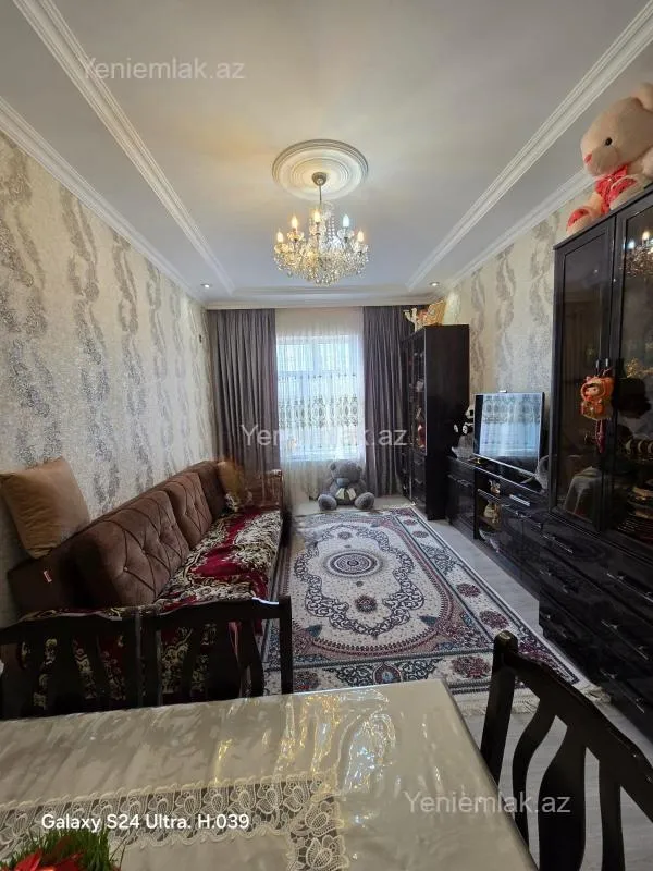 Satılır 4 otaqlı həyət evi 240 m²