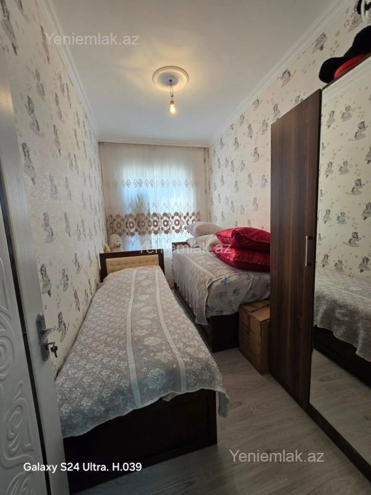 Satılır 4 otaqlı həyət evi 240 m²