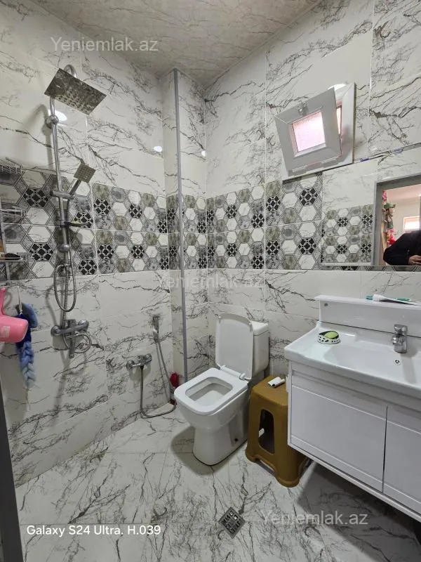 Satılır 4 otaqlı həyət evi 240 m²