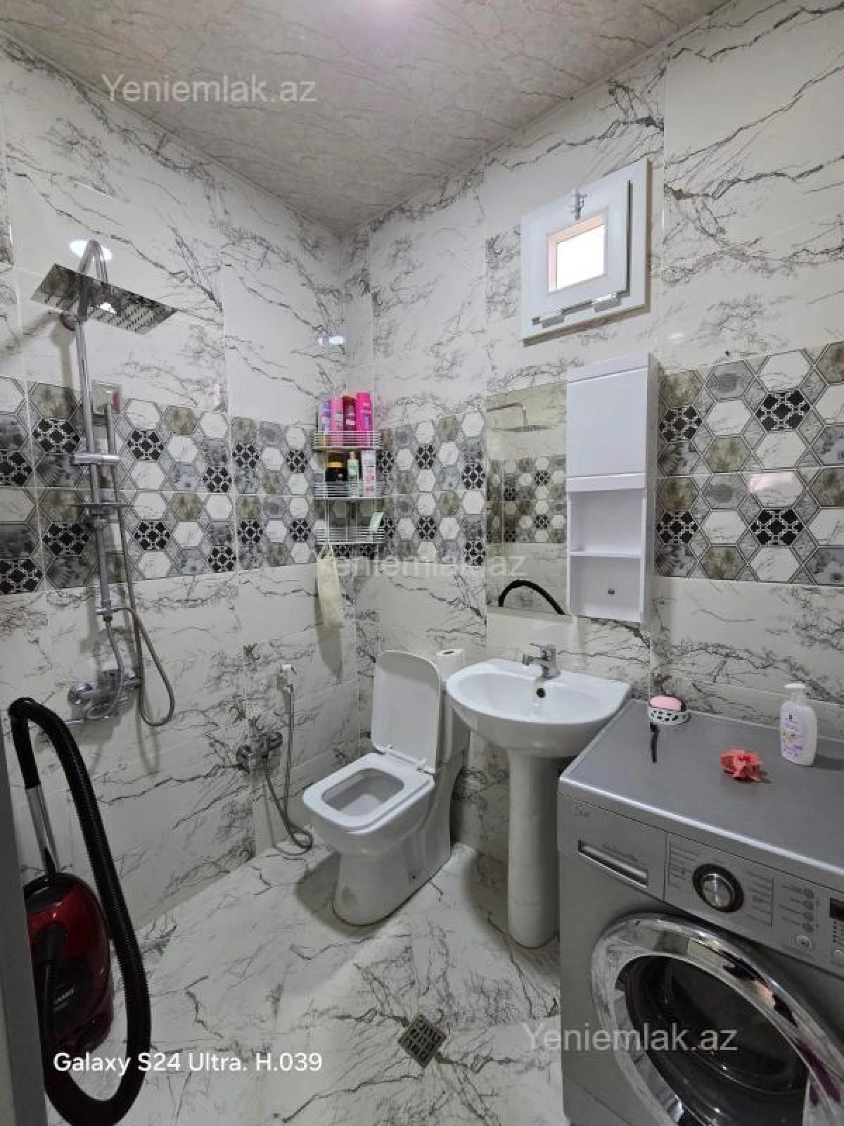 Satılır 4 otaqlı həyət evi 240 m²