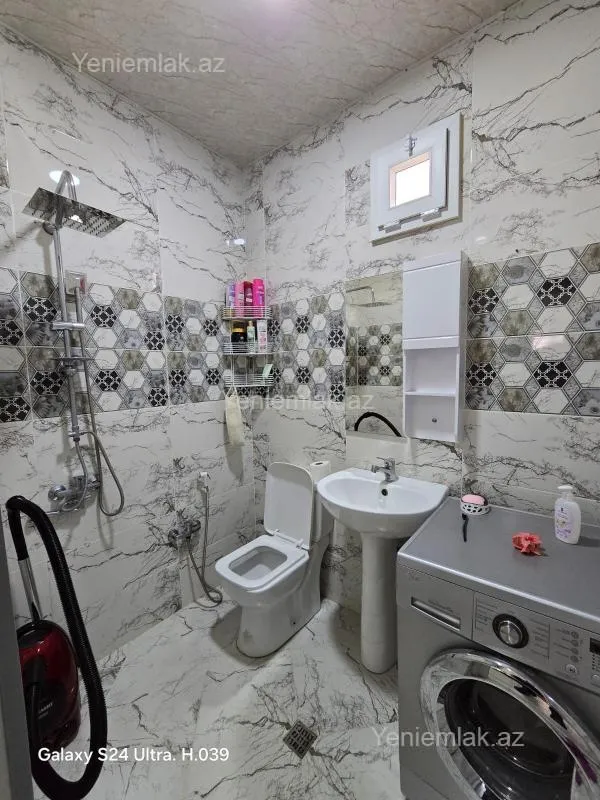 Satılır 4 otaqlı həyət evi 240 m²