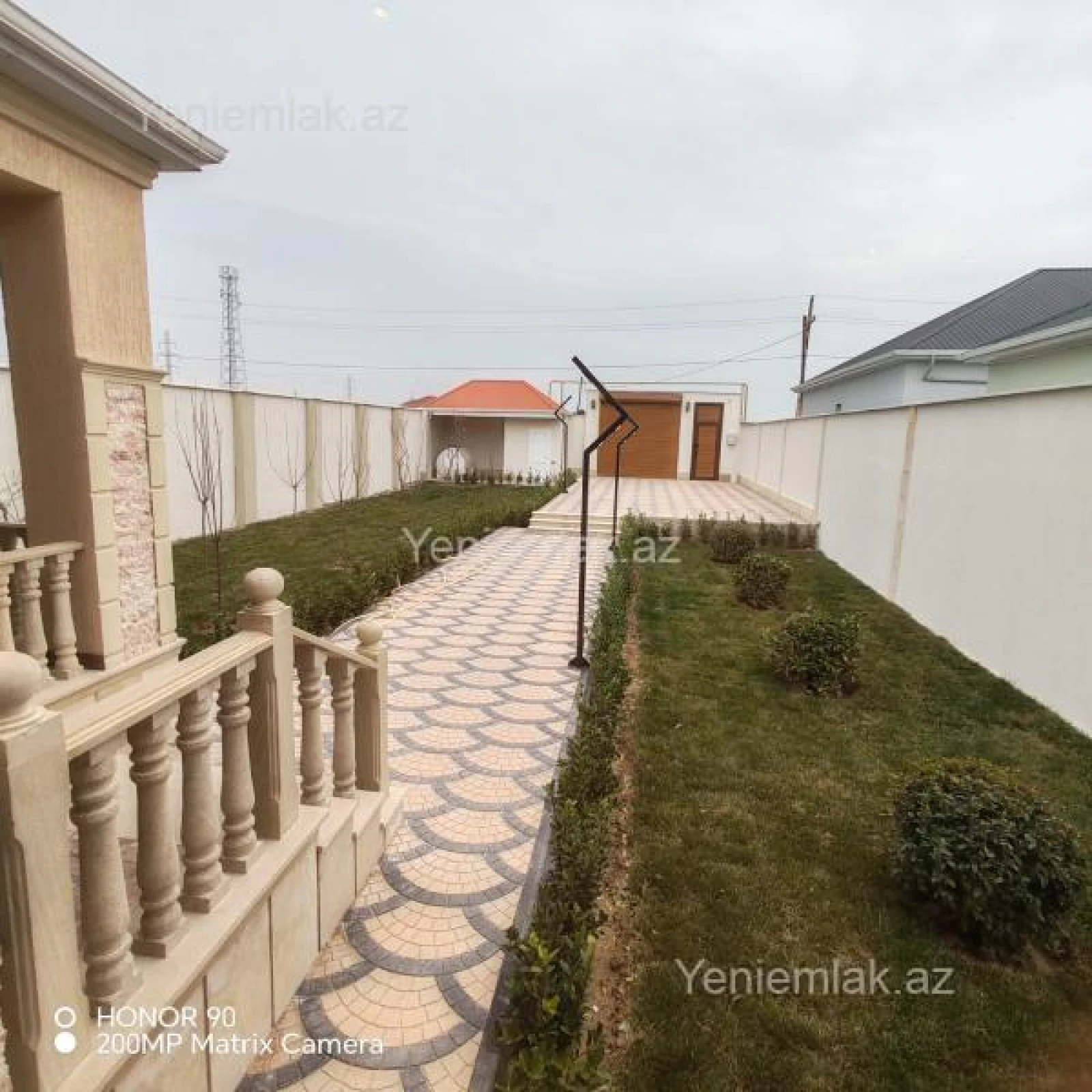 Satılır 4 otaqlı həyət evi 145 m²