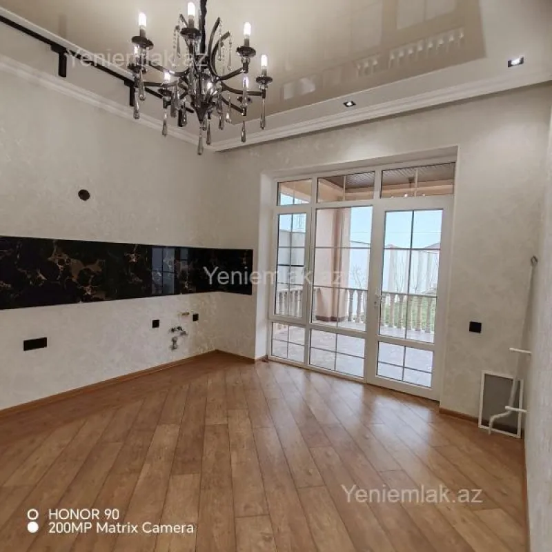 Satılır 4 otaqlı həyət evi 145 m²