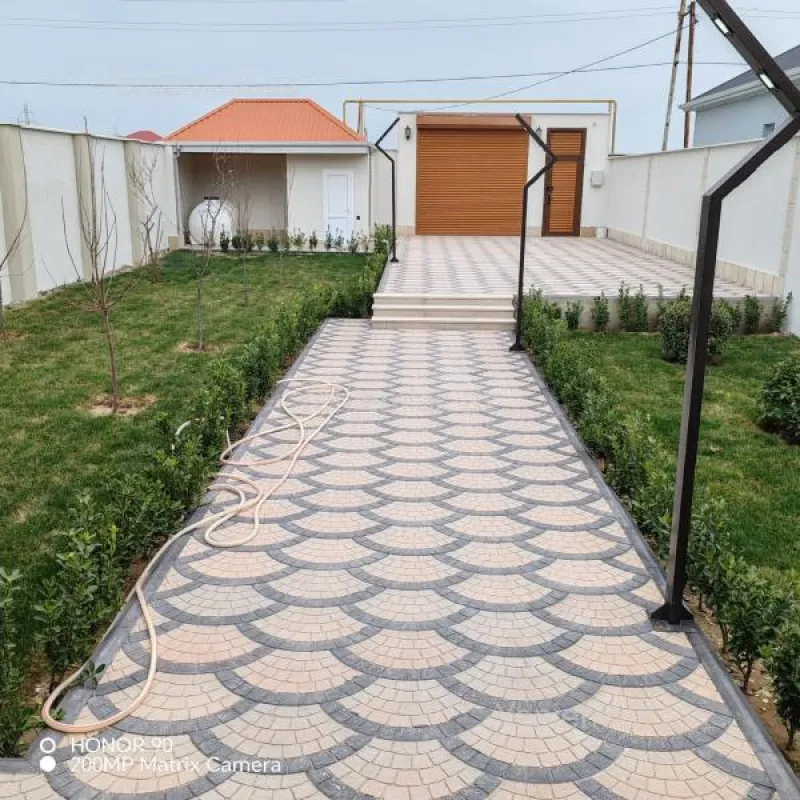 Satılır 4 otaqlı həyət evi 145 m²