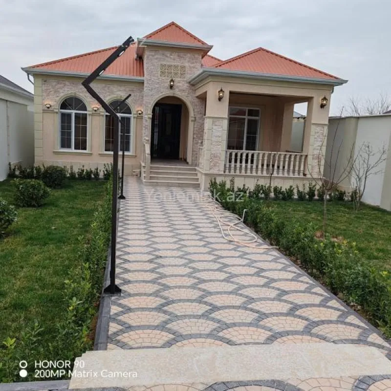Satılır 4 otaqlı həyət evi 145 m²