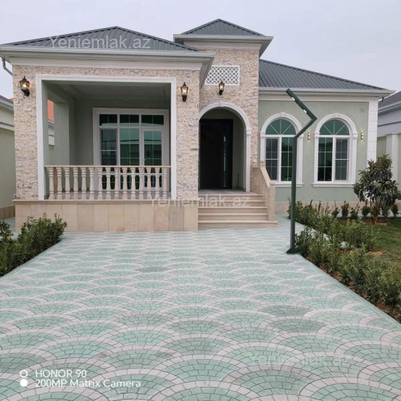 Satılır 4 otaqlı həyət evi 145 m²