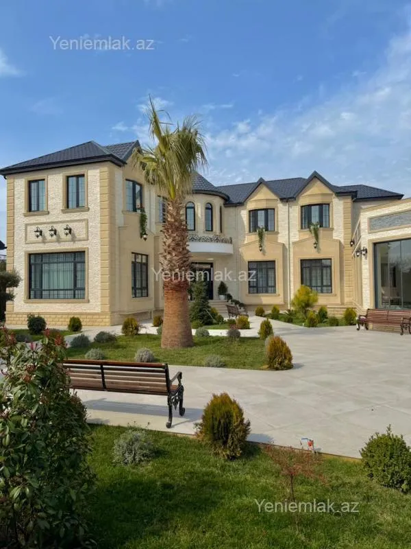 Satılır 7 otaqlı həyət evi 600 m²