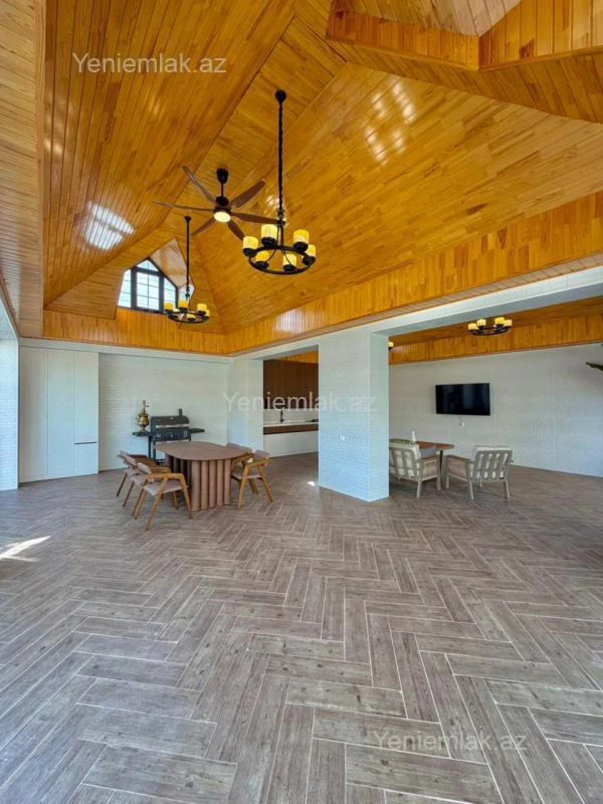 Satılır 7 otaqlı həyət evi 600 m²