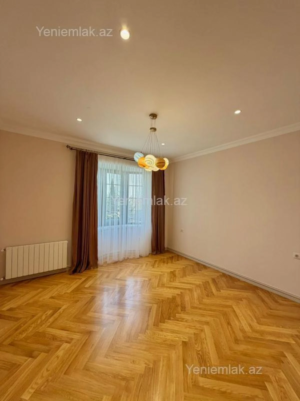 Satılır 7 otaqlı həyət evi 600 m²