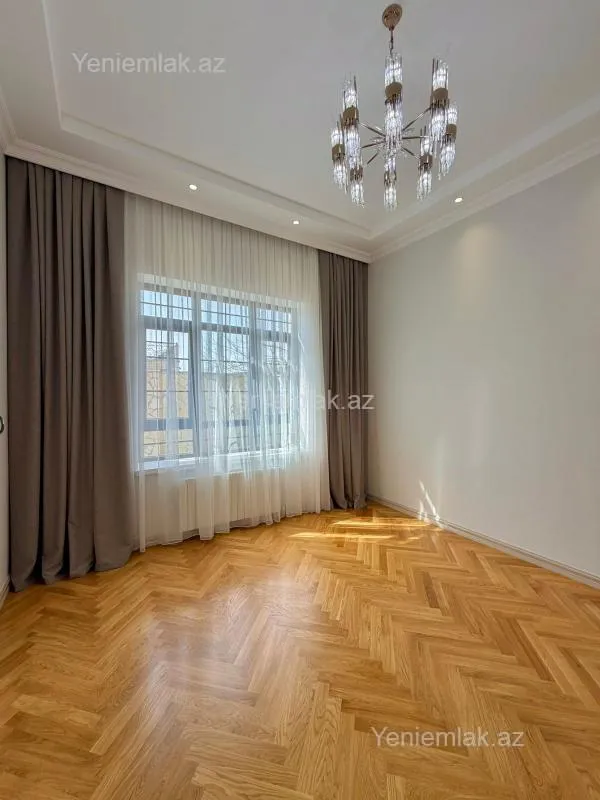 Satılır 7 otaqlı həyət evi 600 m²