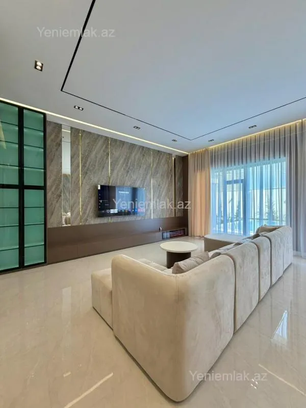 Satılır 5 otaqlı həyət evi 270 m²