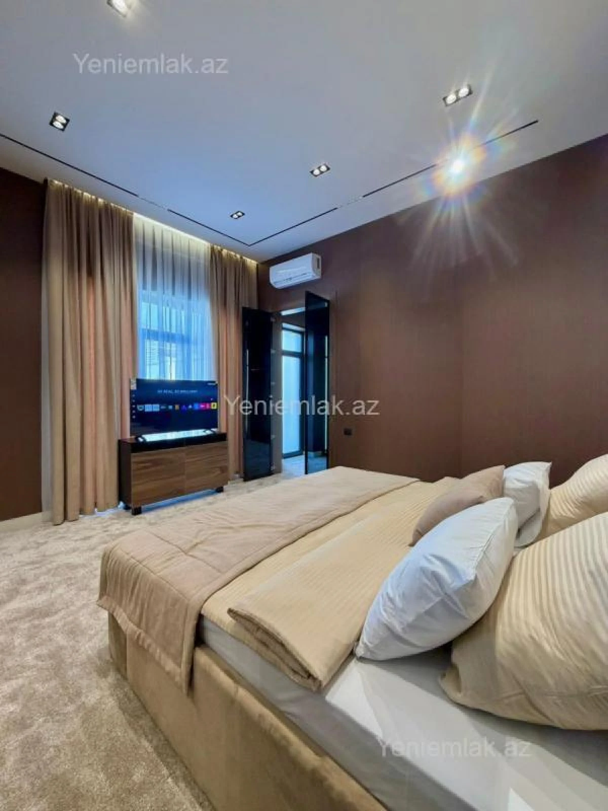 Satılır 5 otaqlı həyət evi 270 m²