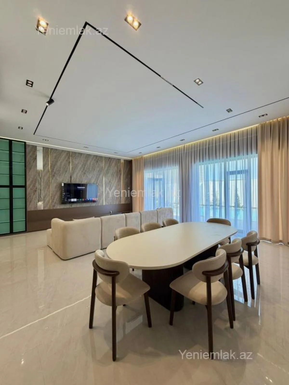 Satılır 5 otaqlı həyət evi 270 m²