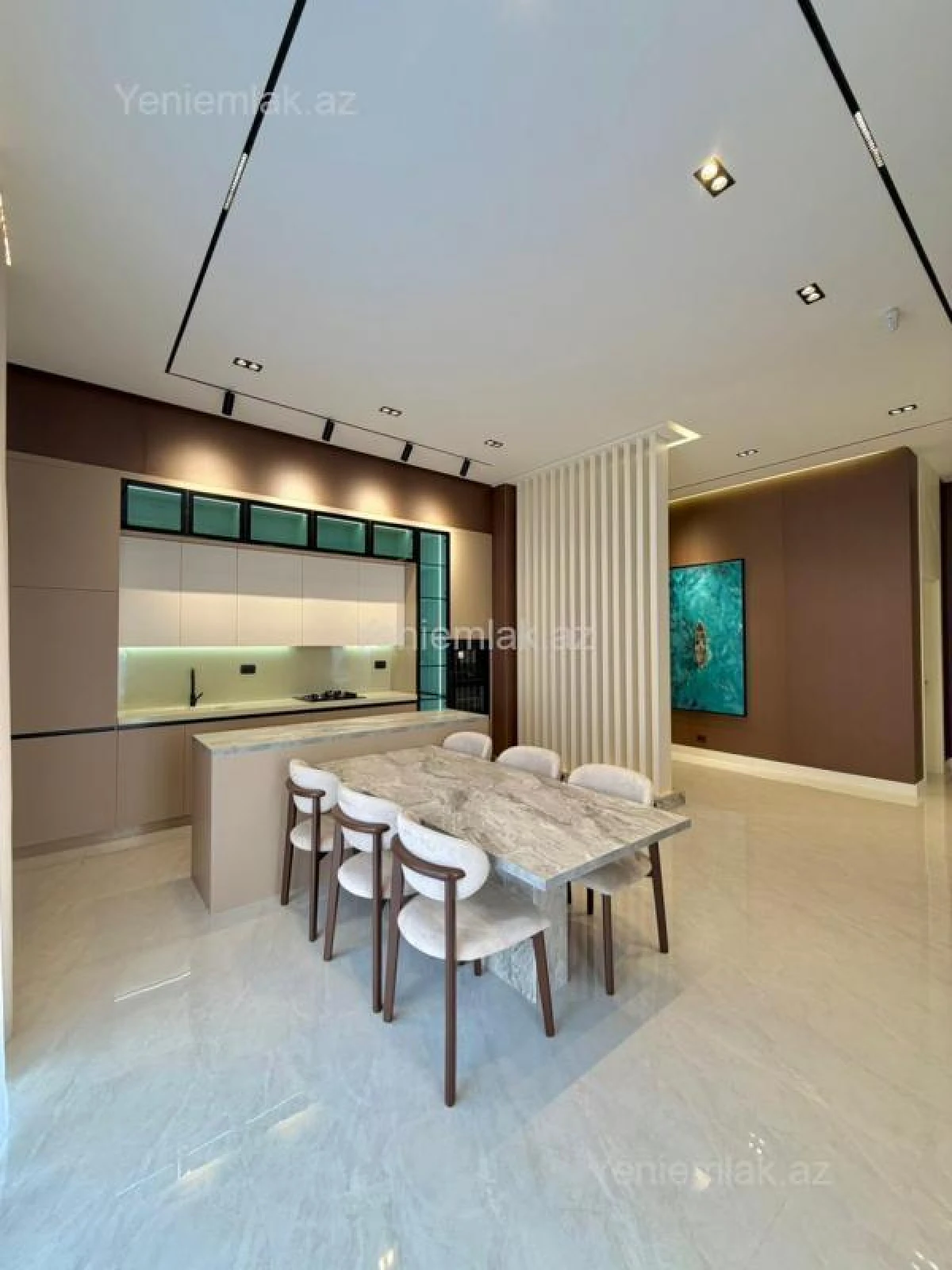 Satılır 5 otaqlı həyət evi 270 m²