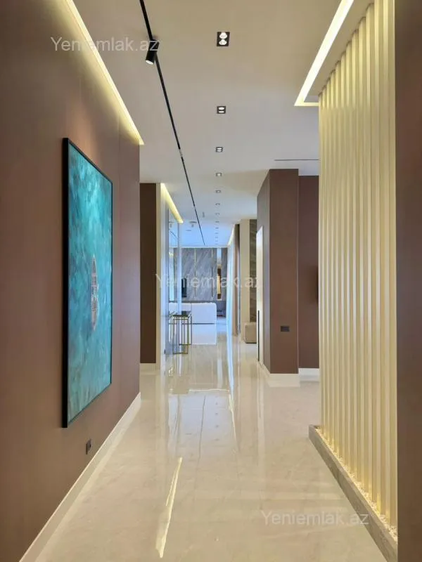 Satılır 5 otaqlı həyət evi 270 m²