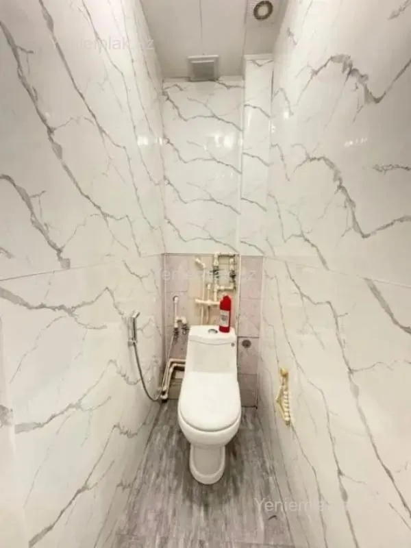 Satılır 2 otaqlı köhnə tikili 60 m²