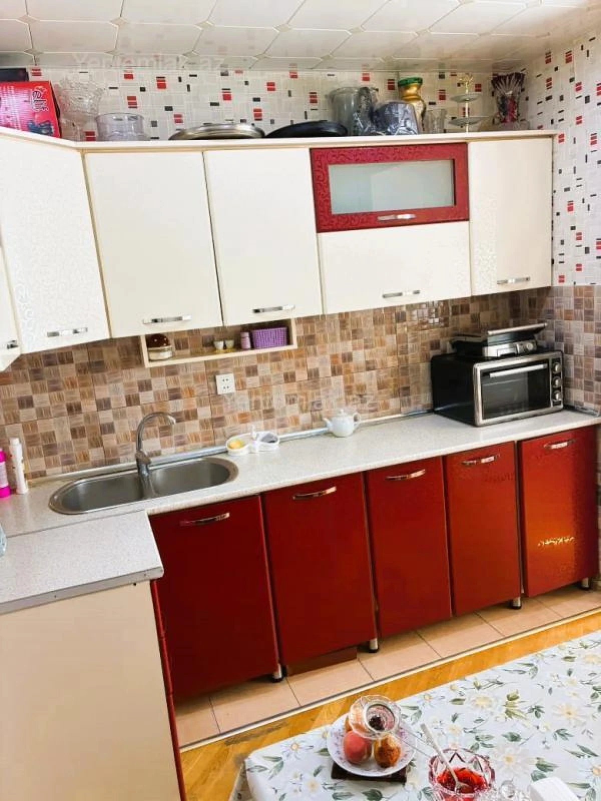 Satılır 3 otaqlı köhnə tikili 85 m²