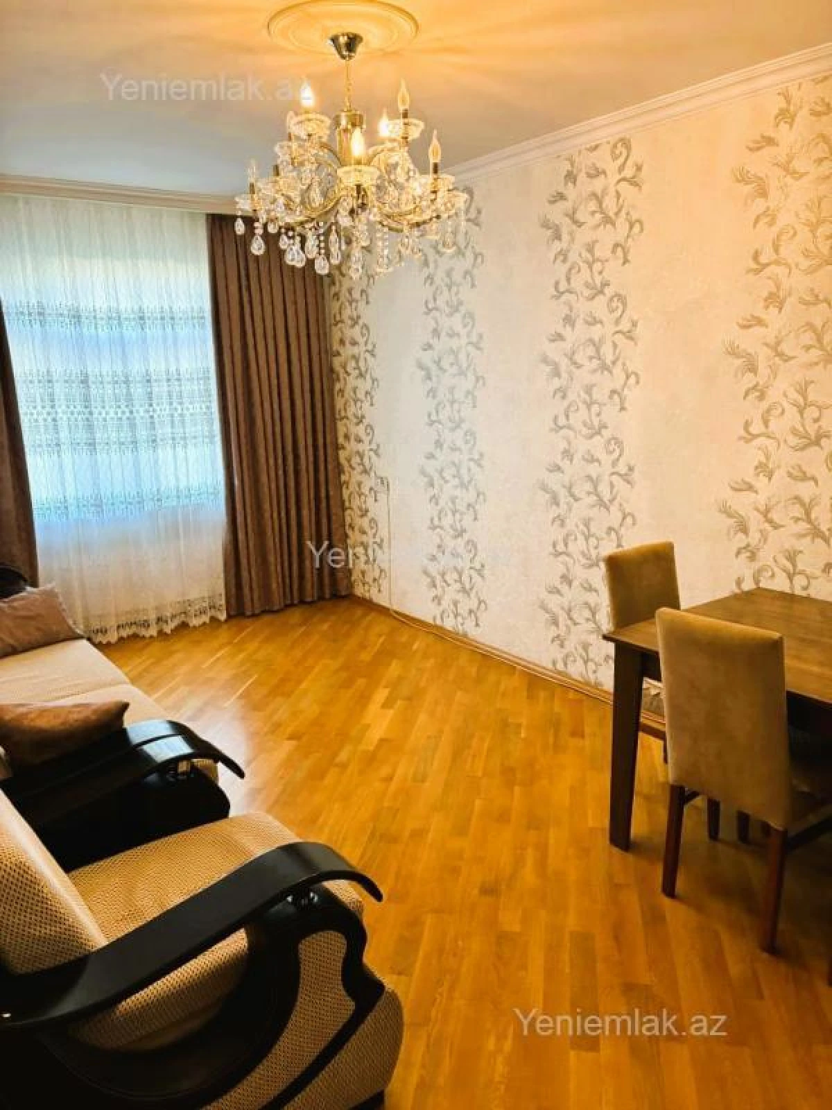 Satılır 3 otaqlı köhnə tikili 85 m²