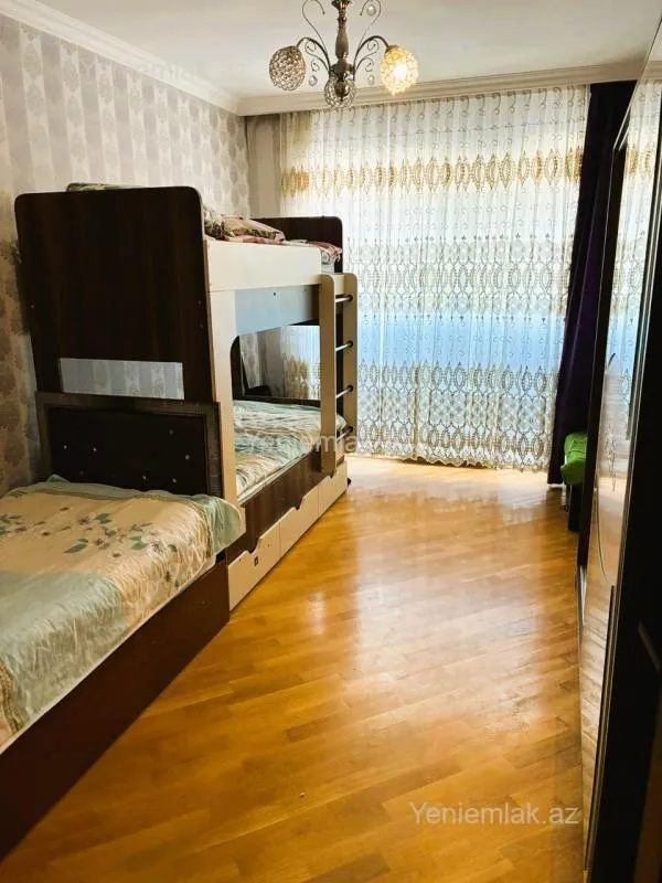 Satılır 3 otaqlı köhnə tikili 85 m²