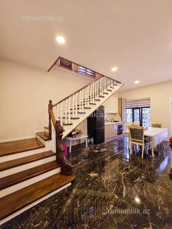 Satılır 5 otaqlı həyət evi 160 m²