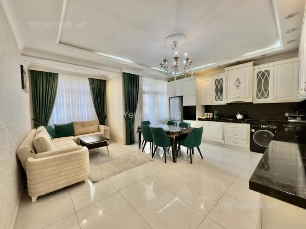 Satılır 3 otaqlı yeni tikili 180 m²