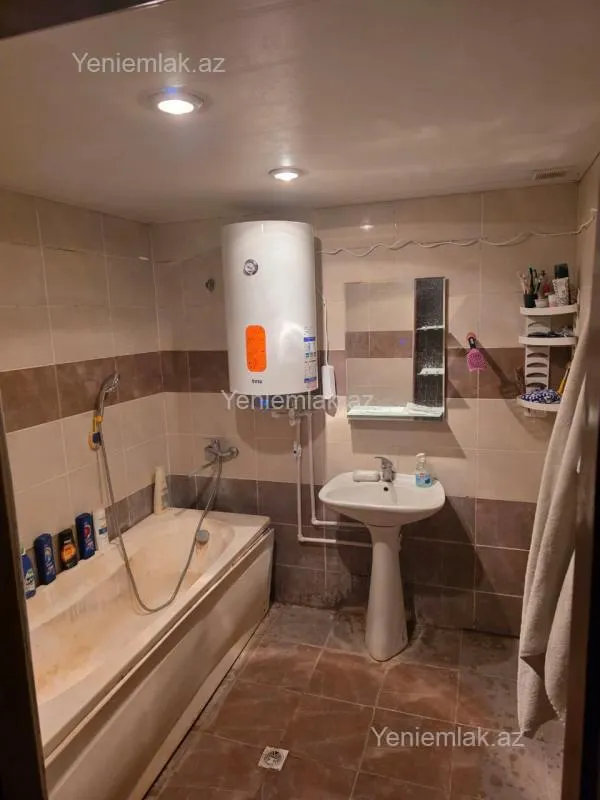 Satılır 3 otaqlı yeni tikili 100 m²