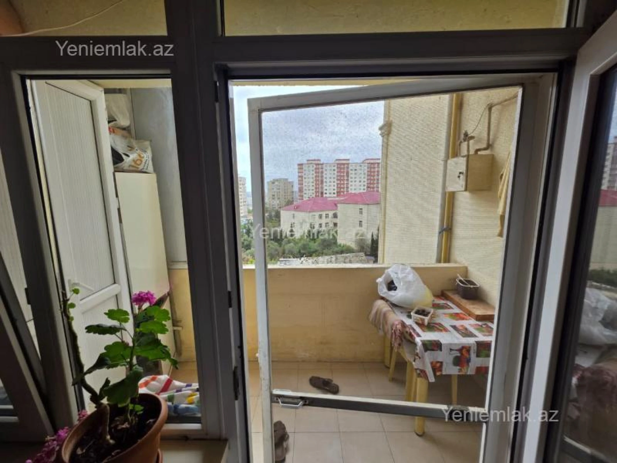 Satılır 3 otaqlı yeni tikili 100 m²