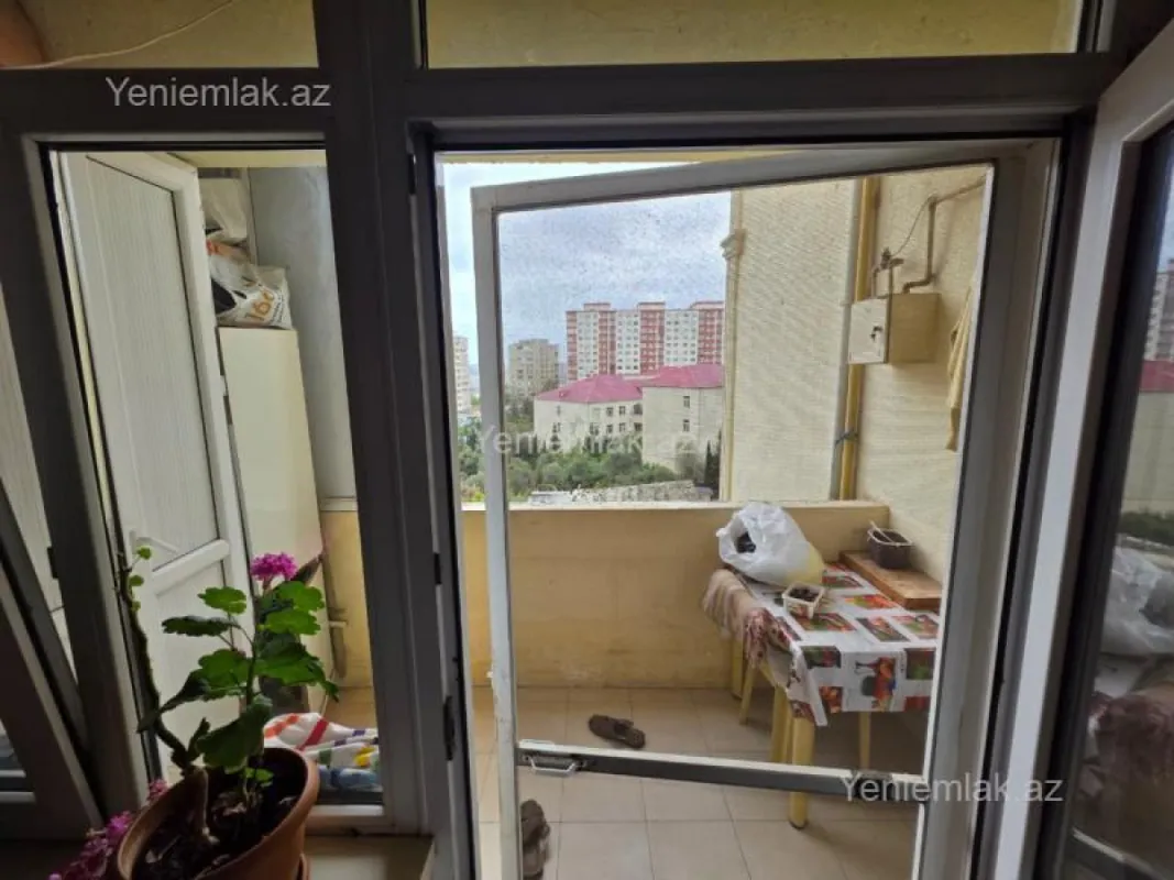 Satılır 3 otaqlı yeni tikili 100 m²