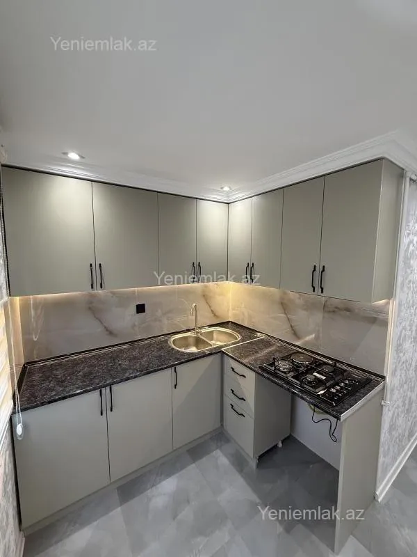 Satılır 3 otaqlı köhnə tikili 75 m²