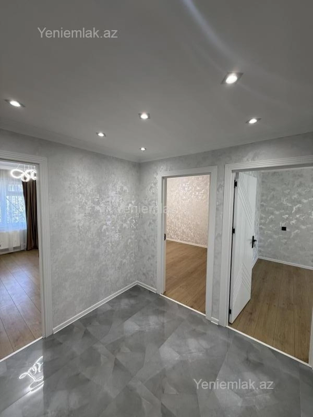 Satılır 3 otaqlı köhnə tikili 75 m²