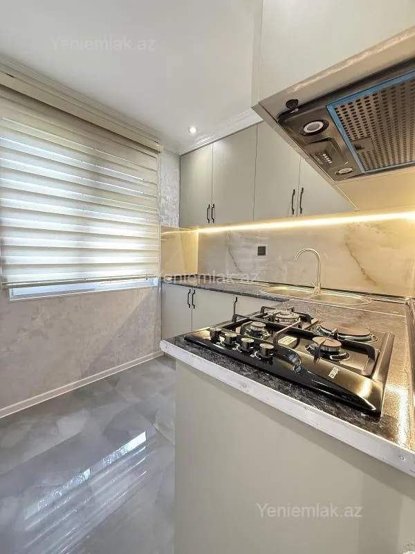 Satılır 3 otaqlı köhnə tikili 75 m²