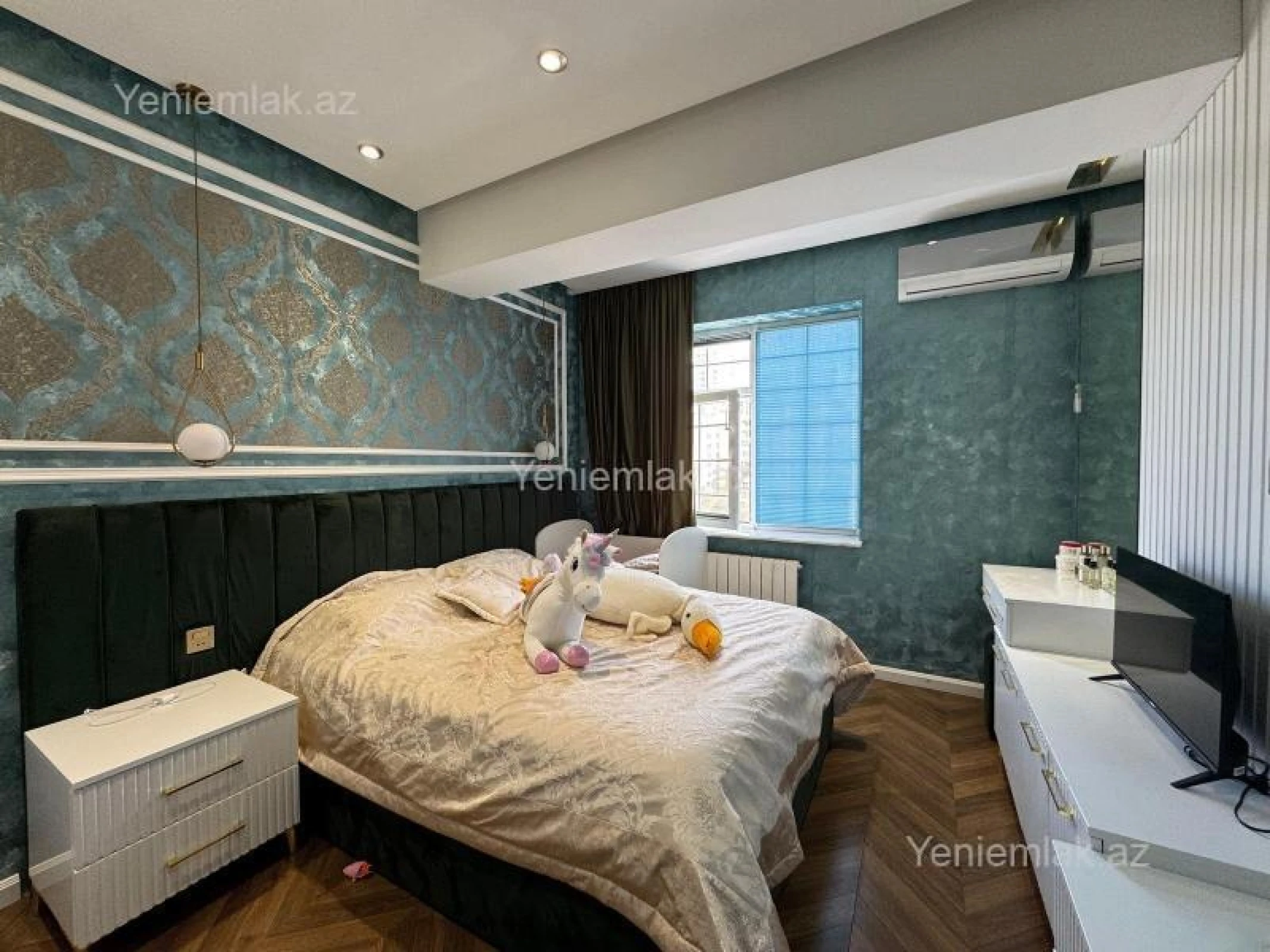 Satılır 3 otaqlı yeni tikili 130 m²