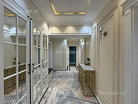 Satılır 3 otaqlı yeni tikili 130 m²
