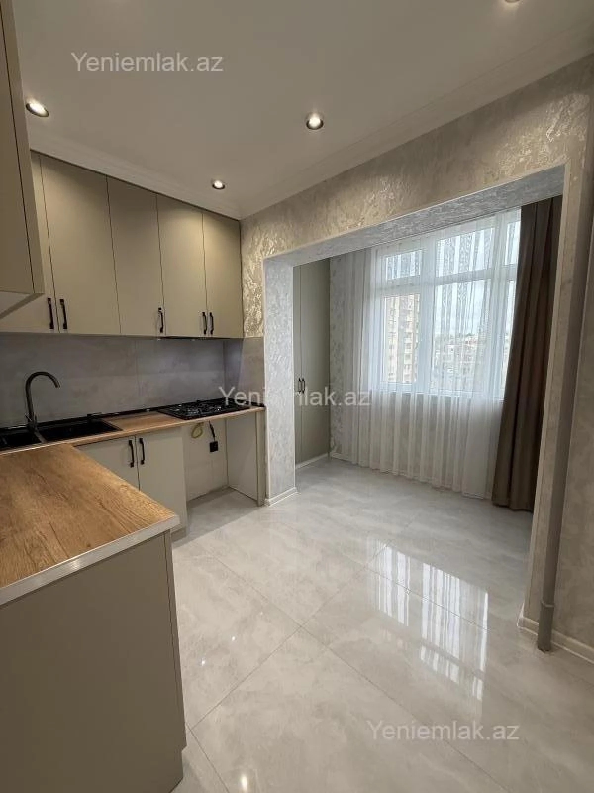 Satılır 3 otaqlı köhnə tikili 85 m²
