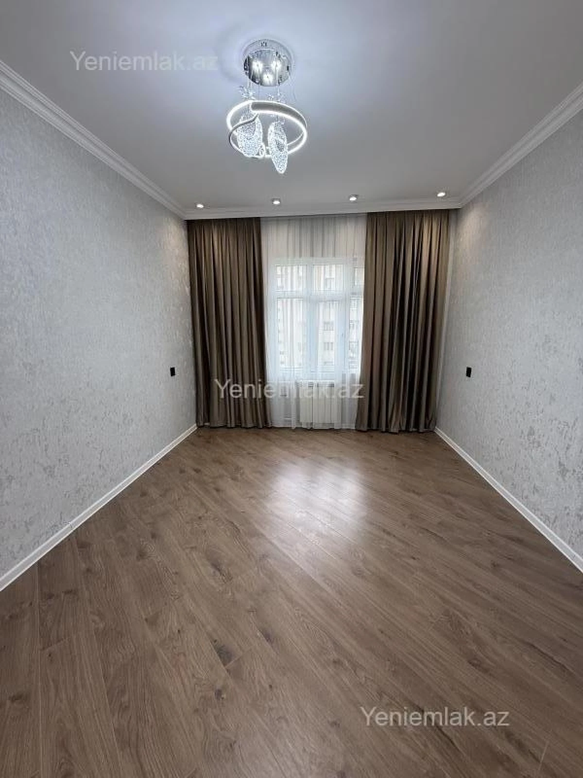 Satılır 3 otaqlı köhnə tikili 85 m²