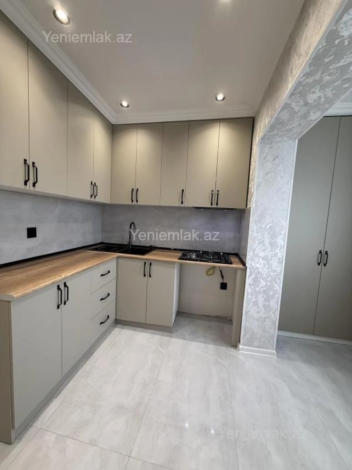Satılır 3 otaqlı köhnə tikili 85 m²
