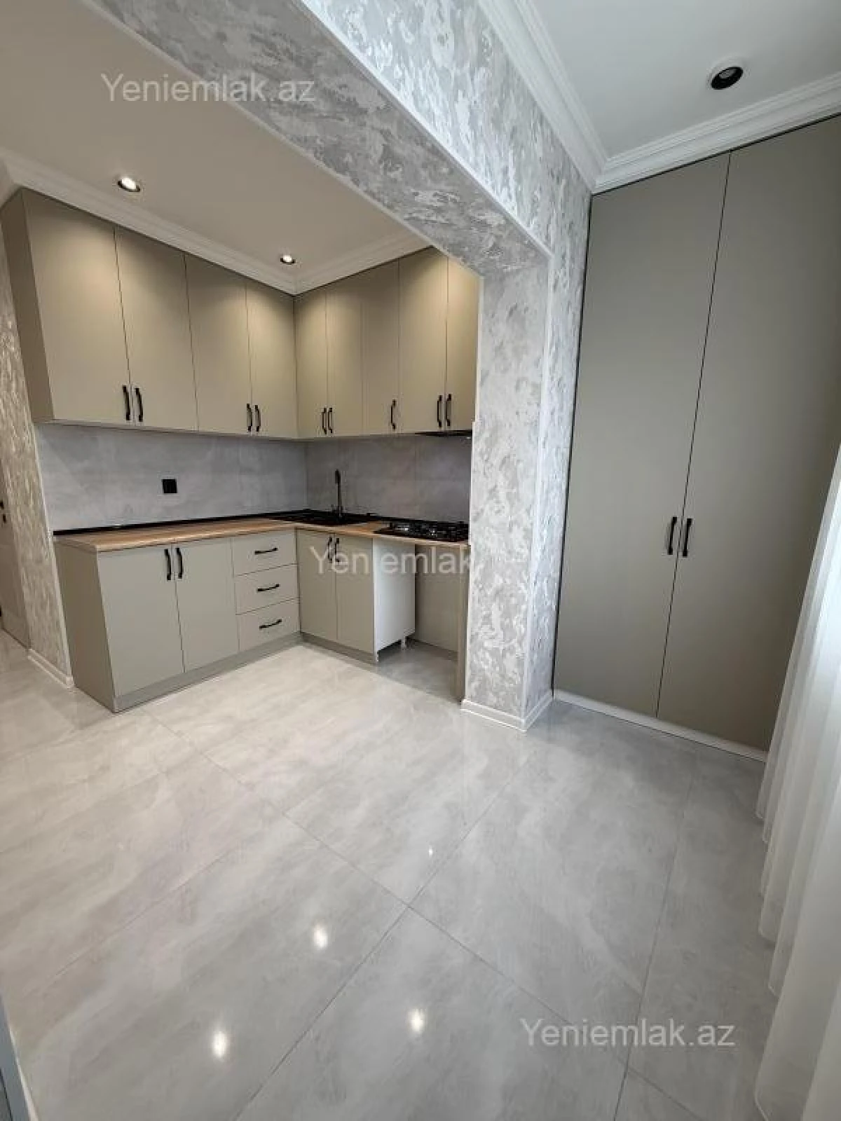 Satılır 3 otaqlı köhnə tikili 85 m²