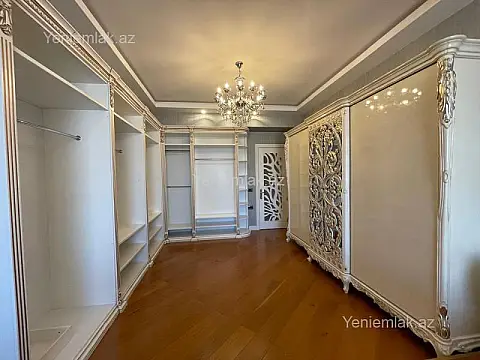 Satılır 4 otaqlı yeni tikili 240 m²