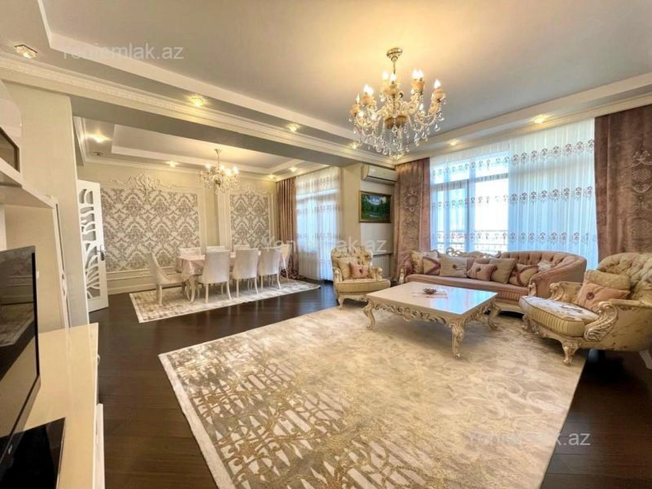 Satılır 4 otaqlı yeni tikili 240 m²