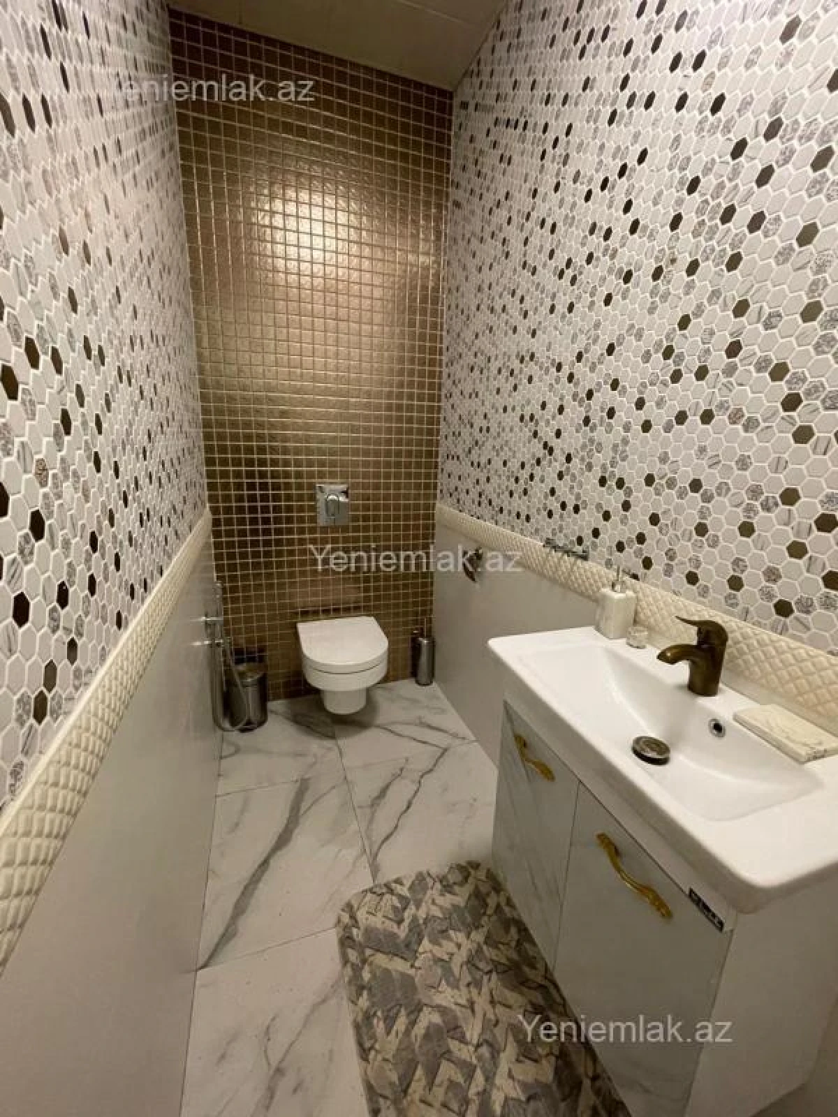 Satılır 4 otaqlı yeni tikili 240 m²