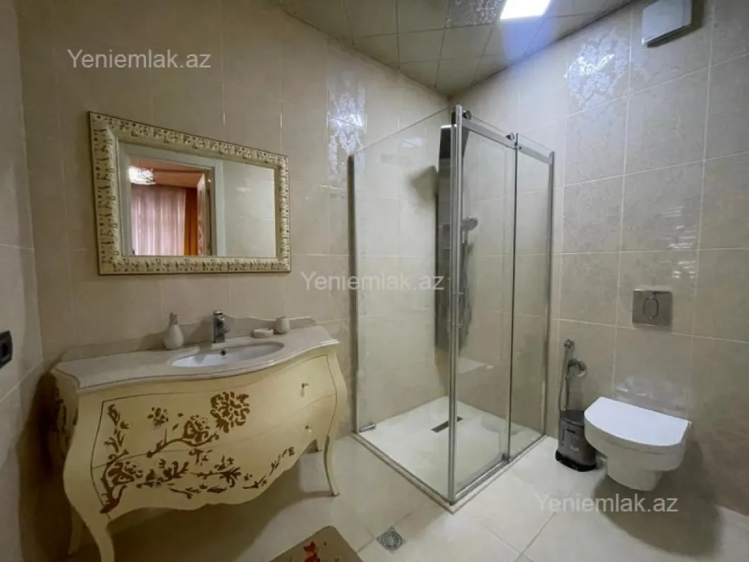 Satılır 4 otaqlı yeni tikili 240 m²