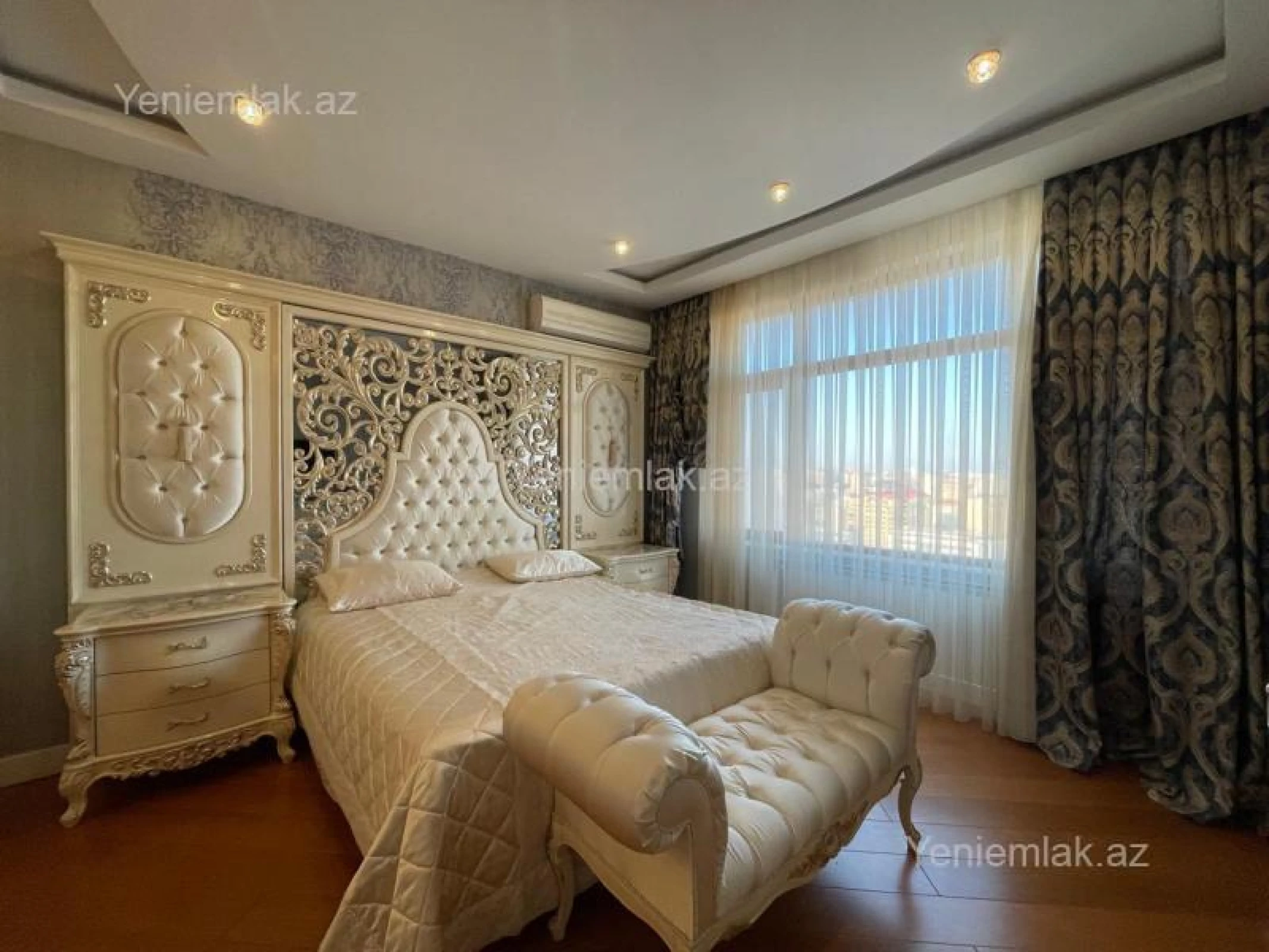 Satılır 4 otaqlı yeni tikili 240 m²