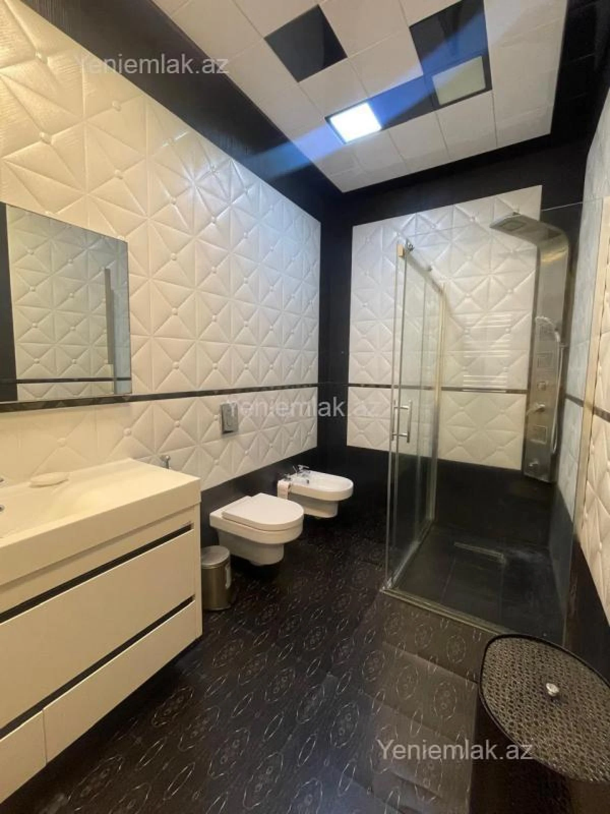 Satılır 4 otaqlı yeni tikili 240 m²