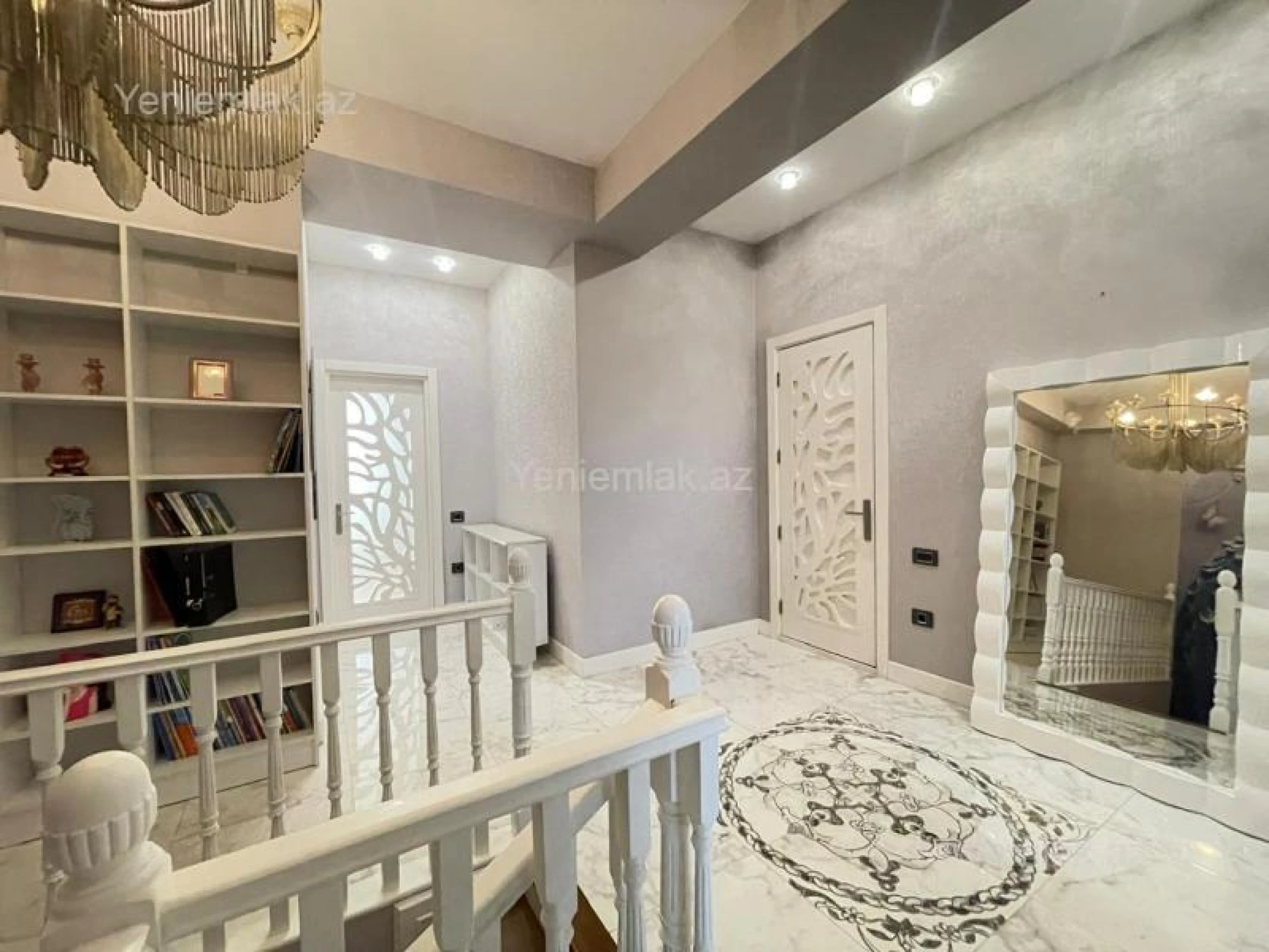 Satılır 4 otaqlı yeni tikili 240 m²