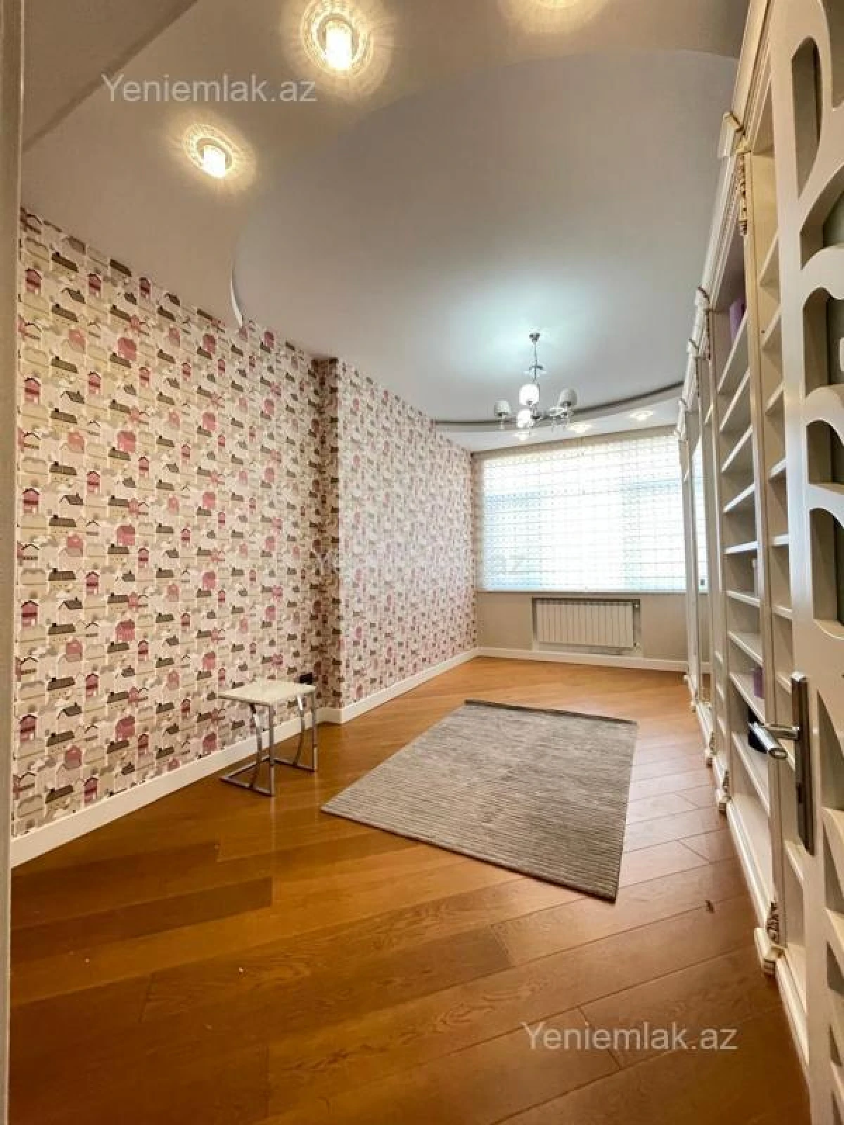 Satılır 4 otaqlı yeni tikili 240 m²